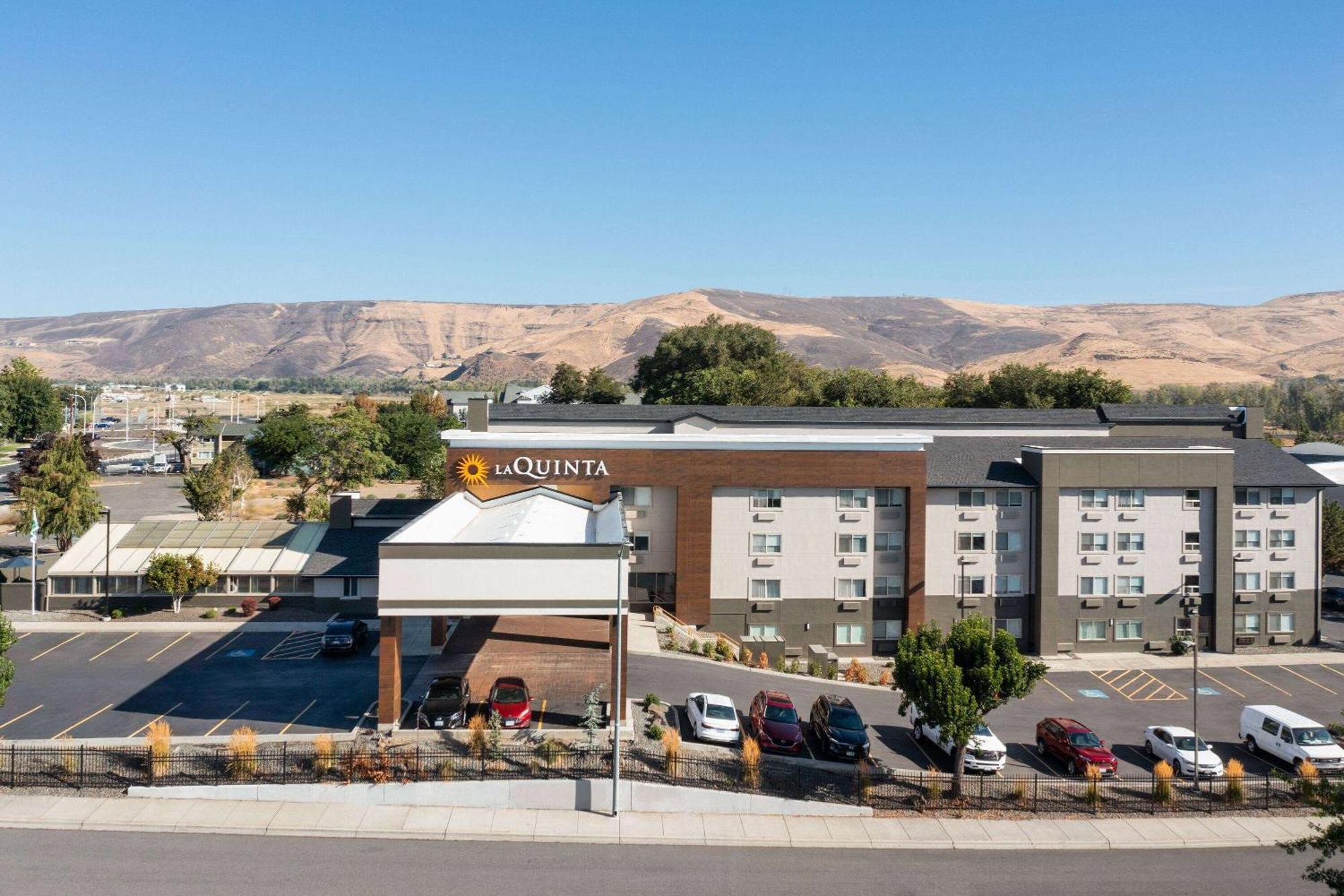 La Quinta Inn & Suites By Wyndham Yakima Downtown Екстериор снимка